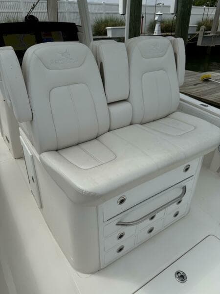 2020 Regulator 31 FS with Mezz