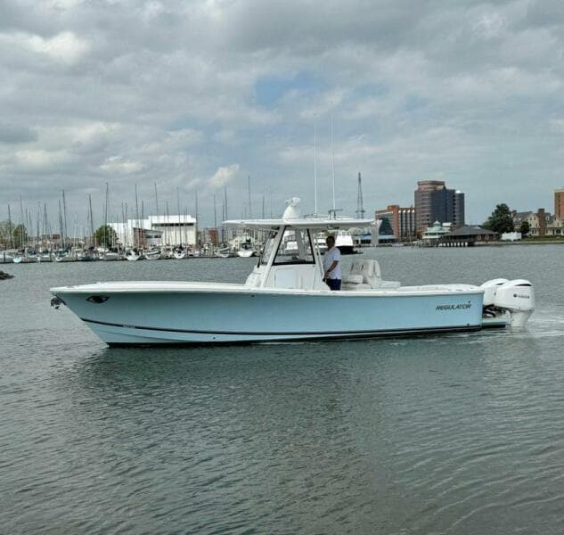 2020 Regulator 31 FS with Mezz