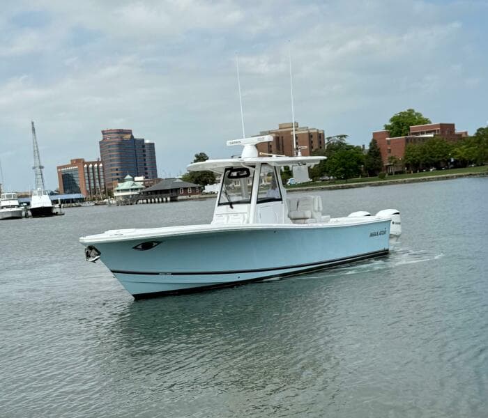 2020 Regulator 31 FS with Mezz