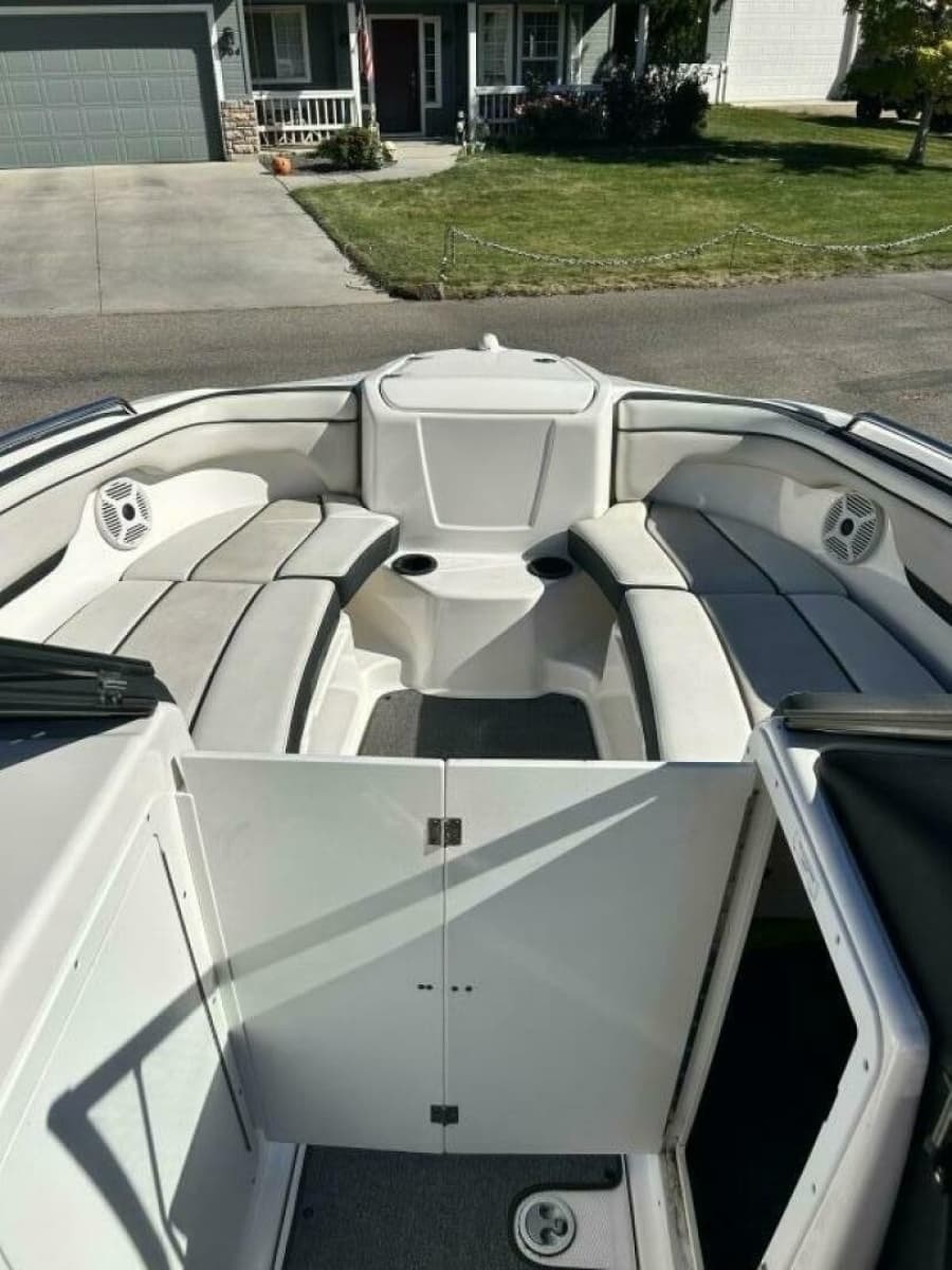 2019 Yamaha Boats AR210 - Photo 19
