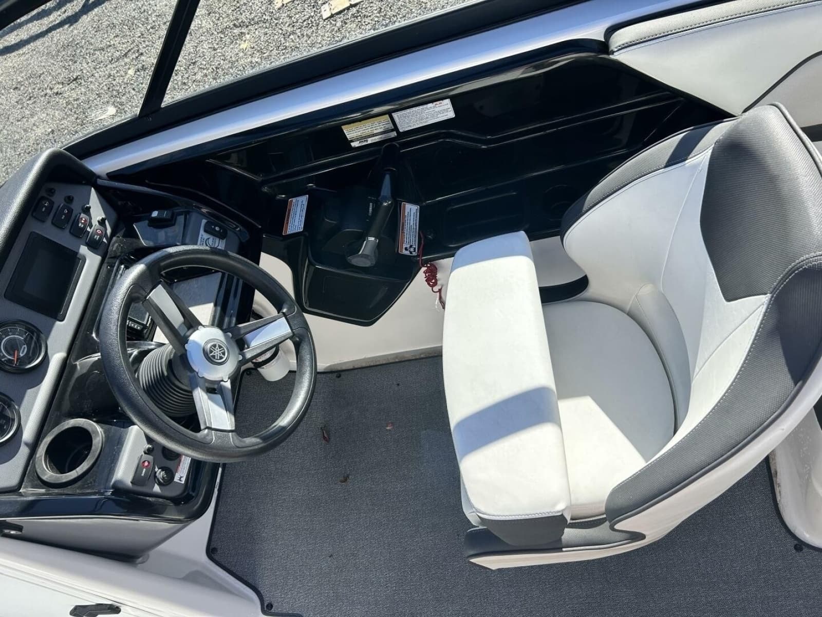 2019 Yamaha Boats AR210 - Photo 13
