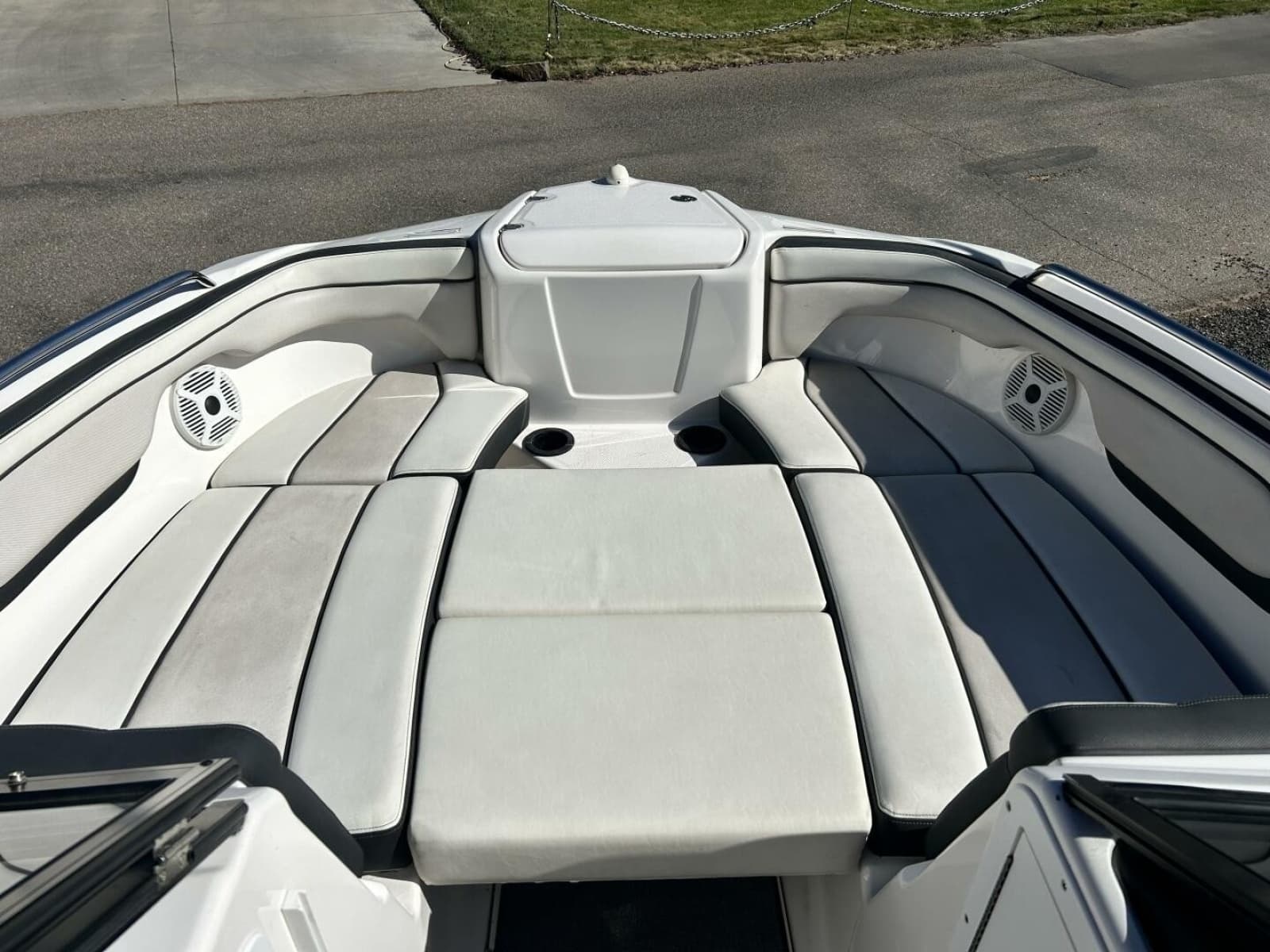 2019 Yamaha Boats AR210 - Photo 9