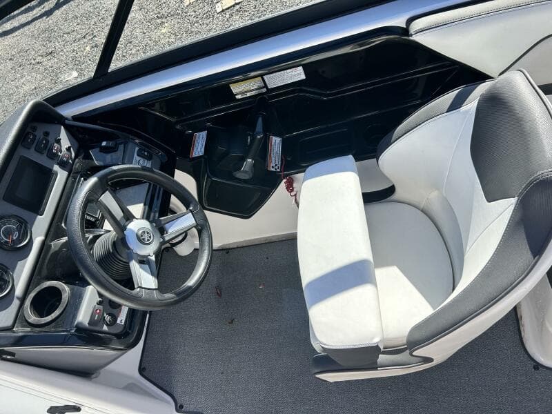 2019 Yamaha Boats AR210
