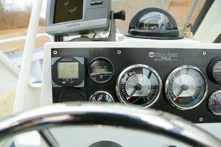 2002 SeaArk 25 V Commander SAMA 365
