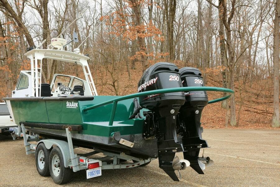 2002 SeaArk 25 V Commander SAMA 365