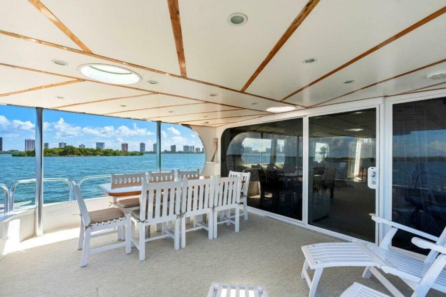 Broward 110 Envision - Aft Deck