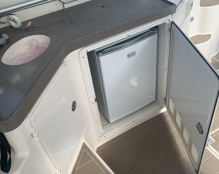 2005 Regal 3560 Commodore - Photo 14