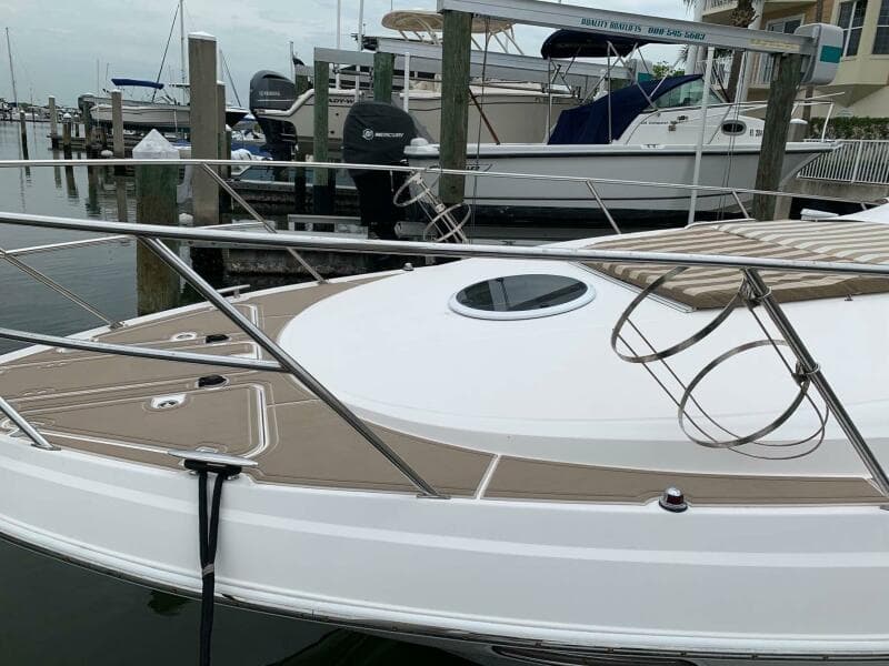 2005 Regal 3560 Commodore - Photo 3