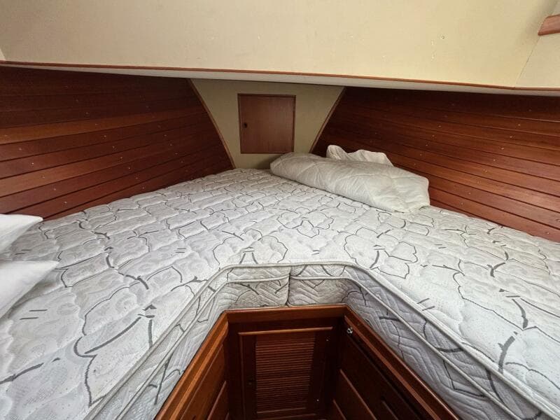 1986 Grand Banks Classic