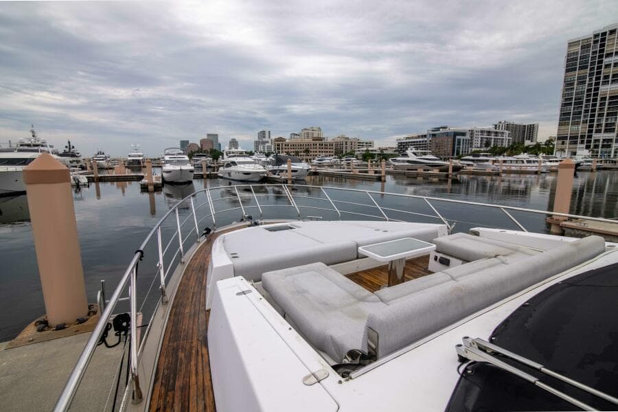 Azimut 70 Triple Play -