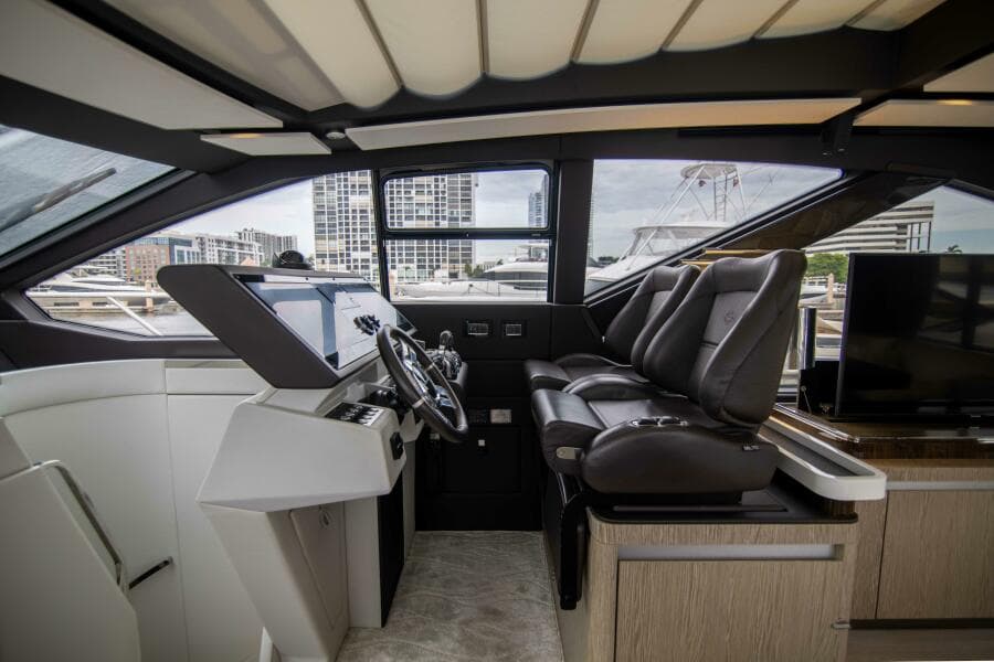 Azimut 70 Triple Play -