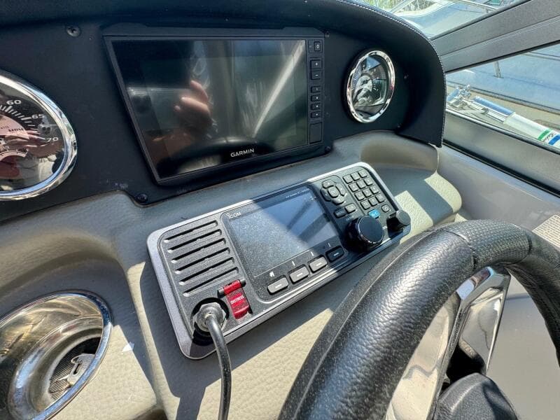 2020 Crownline 264CR