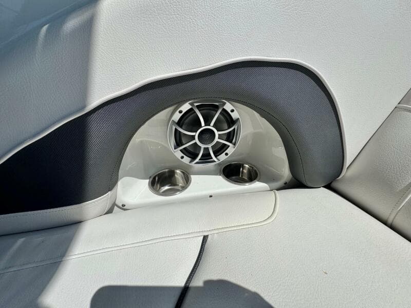 2020 Crownline 264CR