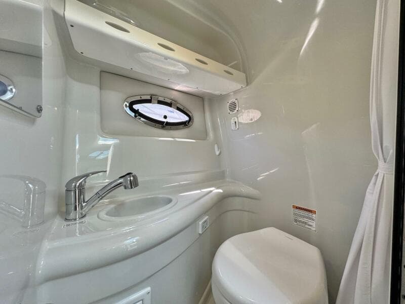 2020 Crownline 264CR