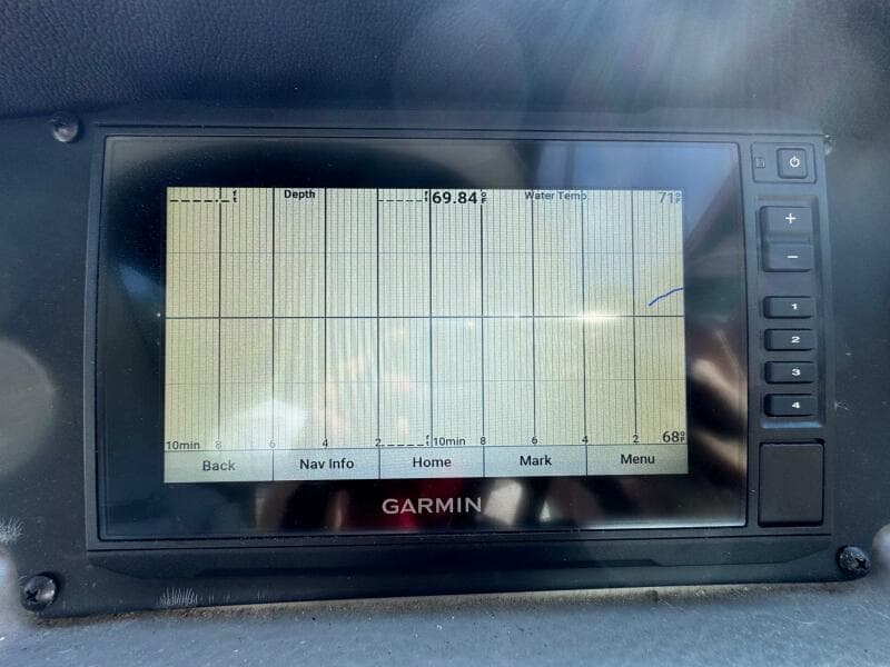 2020 Crownline 264CR