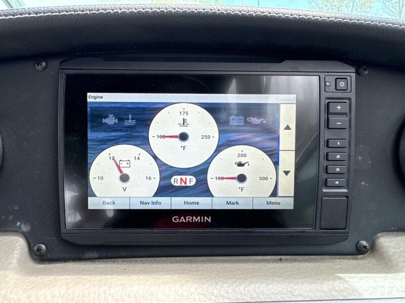 2020 Crownline 264CR