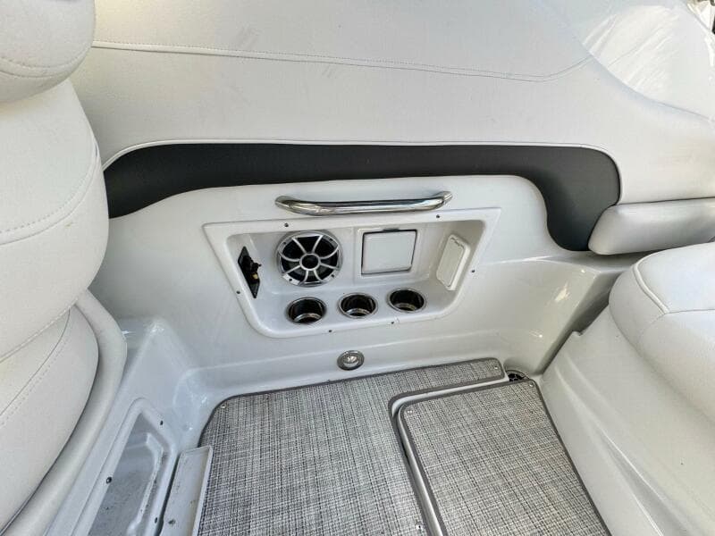 2020 Crownline 264CR