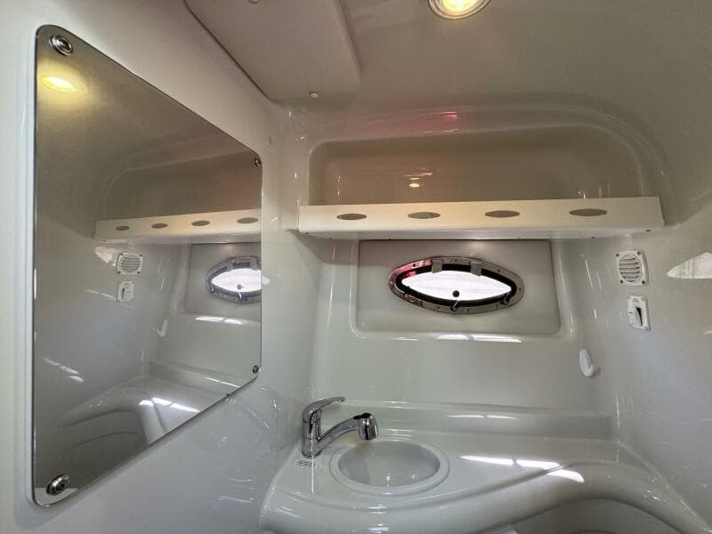 2020 Crownline 264CR