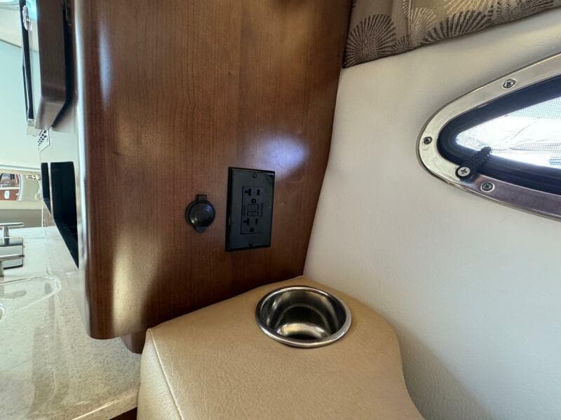 2020 Crownline 264CR