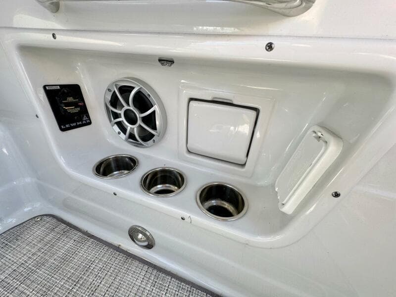 2020 Crownline 264CR