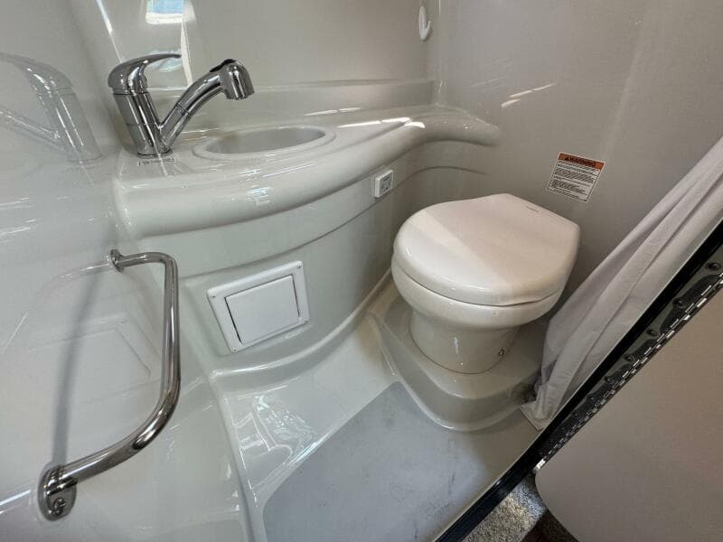 2020 Crownline 264CR