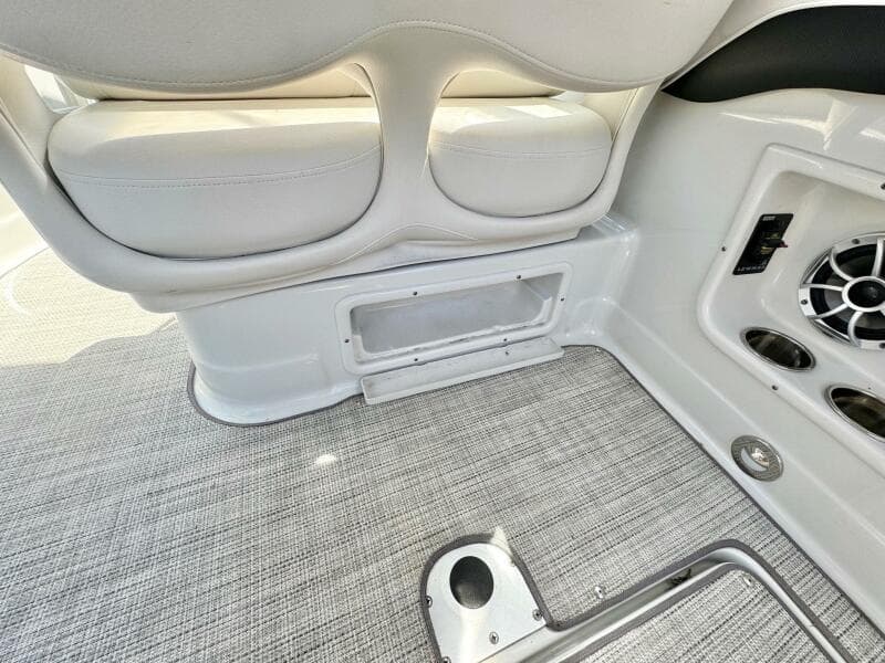 2020 Crownline 264CR