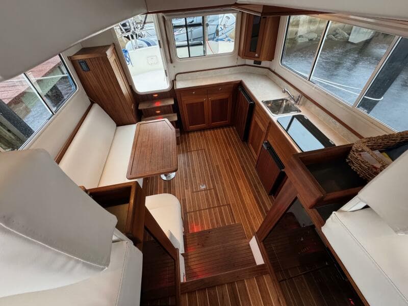 20 Nordic Tug 34 Salon From Pilot House