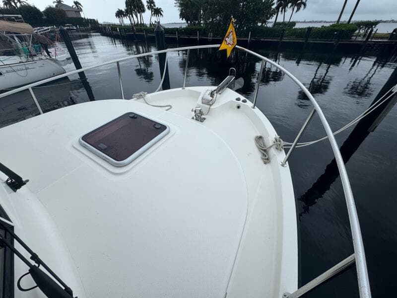 5 Nordic Tug 34 Bow Area