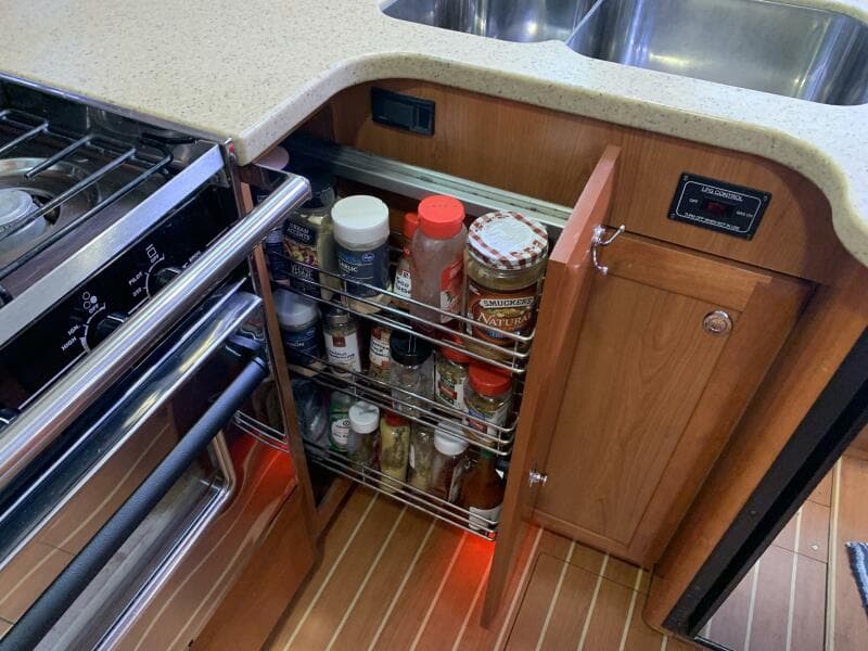 2009 Hunter 45 Deck Salon