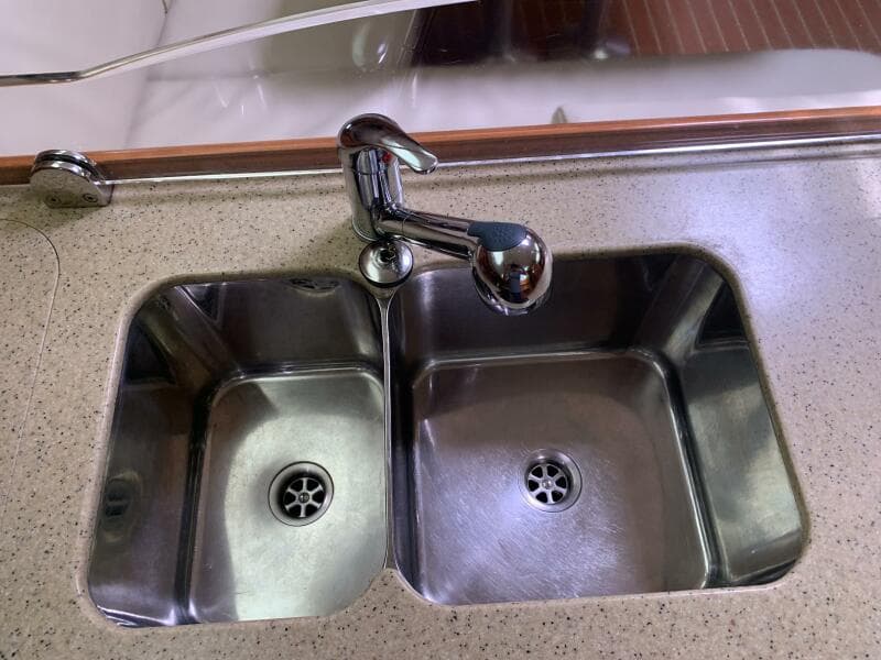 2009 Hunter 45 Deck Salon