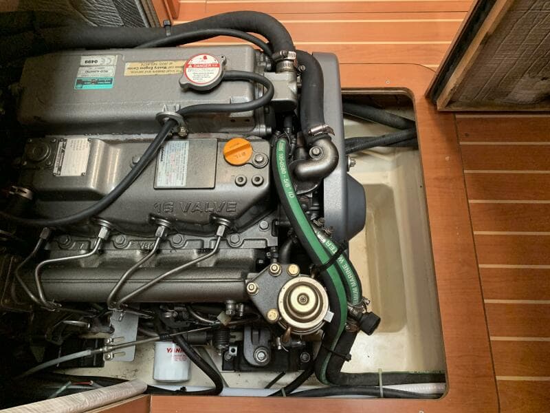 2009 Hunter 45 Deck Salon