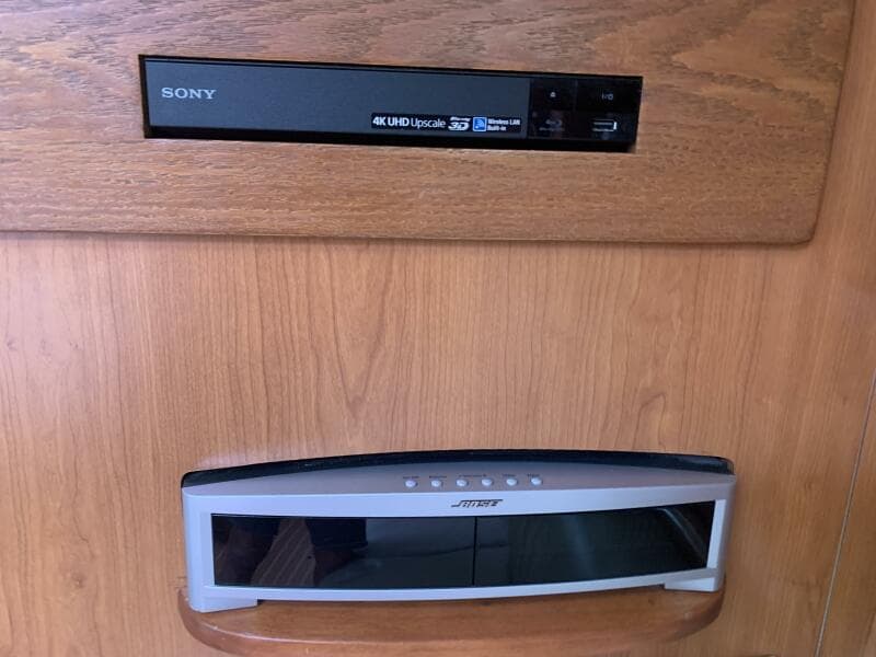 2009 Hunter 45 Deck Salon