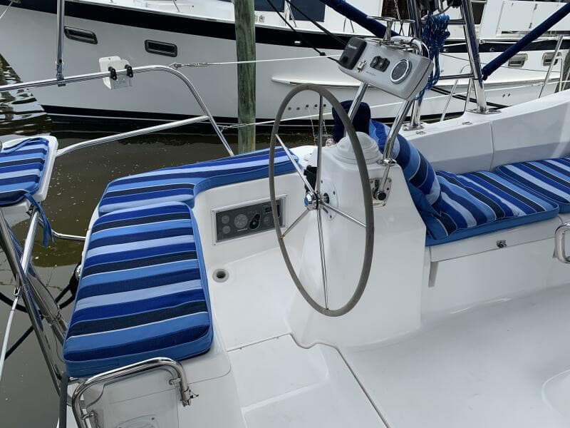 2009 Hunter 45 Deck Salon