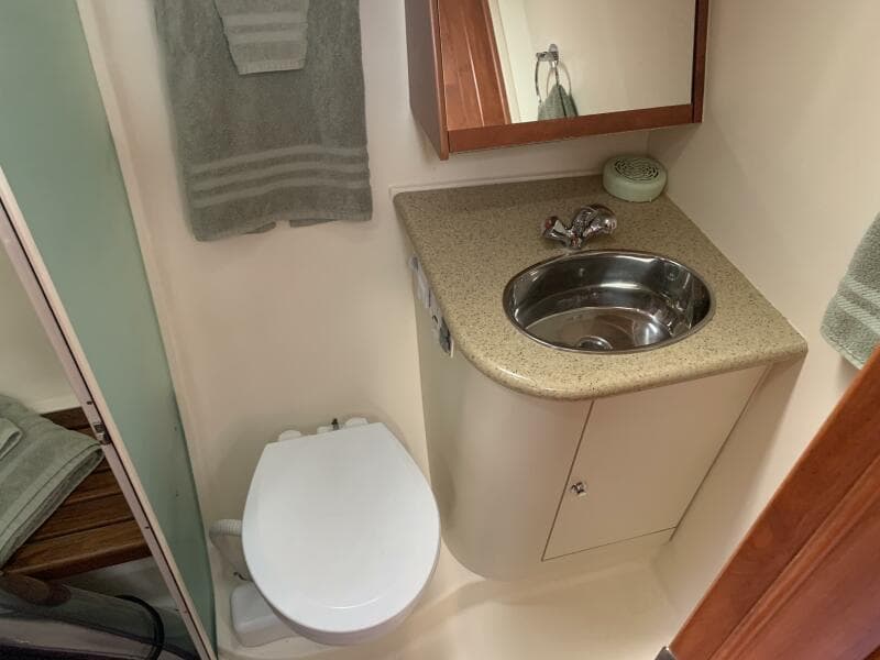 2009 Hunter 45 Deck Salon