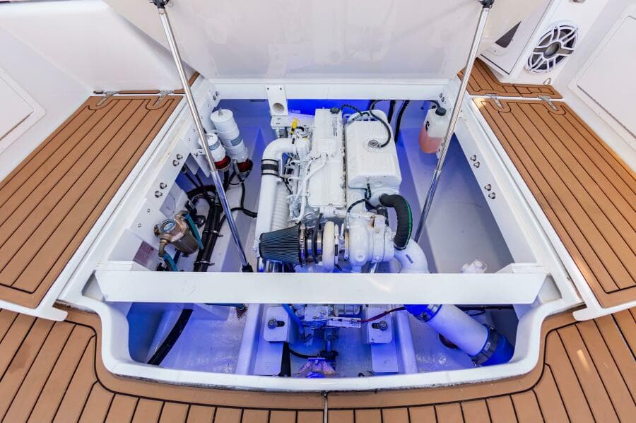 2024 Custom Chesapeake Bay Built Custom 33'