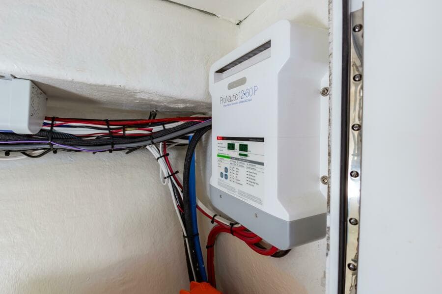 2024 Custom Chesapeake Bay Built Custom 33'