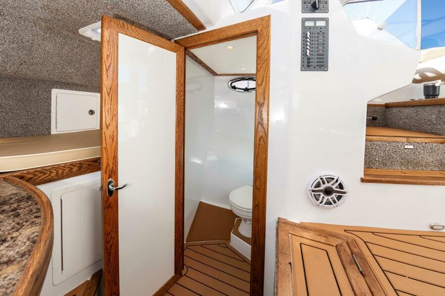 2024 Custom Chesapeake Bay Built Custom 33'