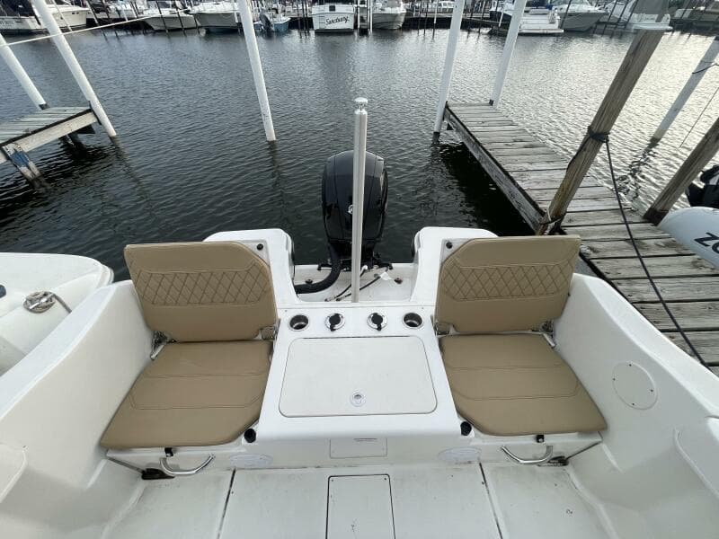 2023 Bayliner Trophy T22 Center Console