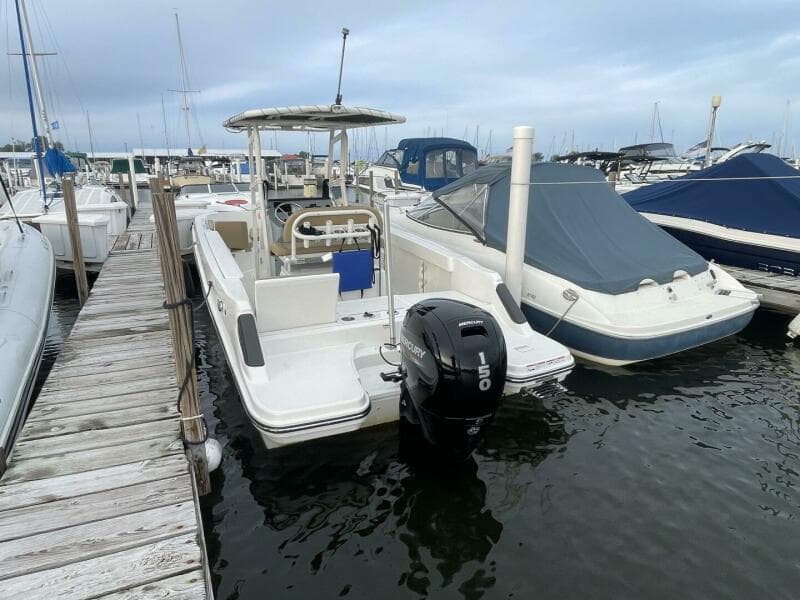 2023 Bayliner Trophy T22 Center Console