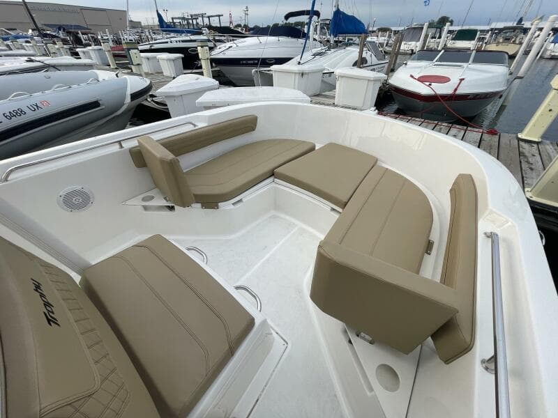 2023 Bayliner Trophy T22 Center Console