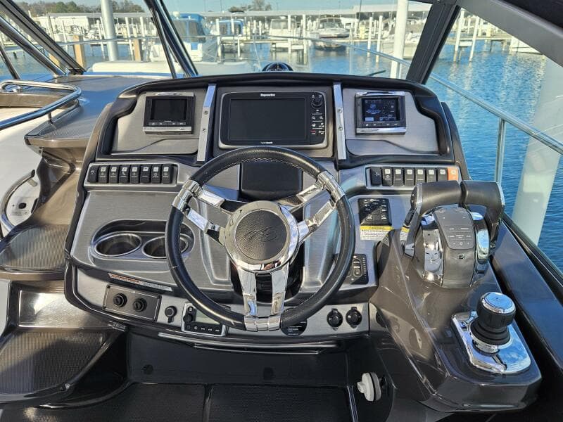 2016 Monterey 355 Sport Yacht