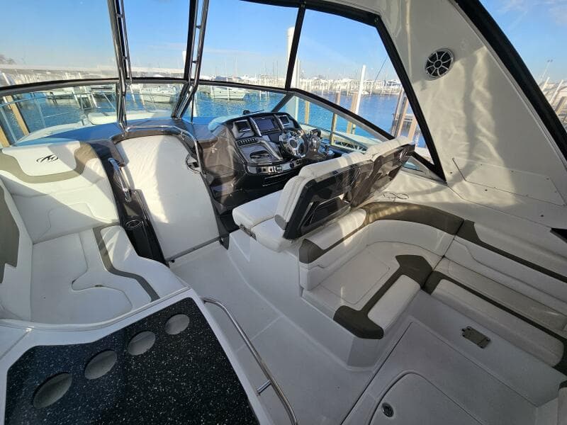 2016 Monterey 355 Sport Yacht
