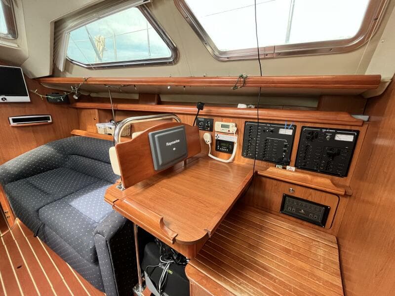 2008 Hunter 41 Deck Salon