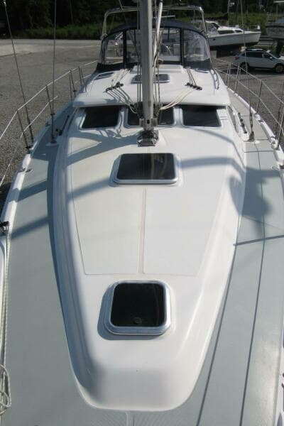 2008 Hunter 41 Deck Salon