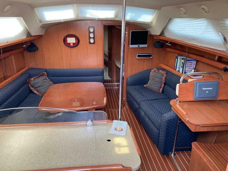 2008 Hunter 41 Deck Salon