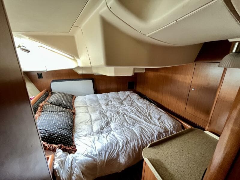 2008 Hunter 41 Deck Salon