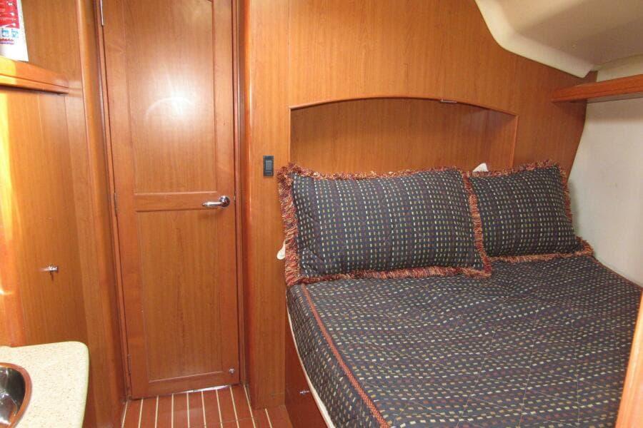 2008 Hunter 41 Deck Salon