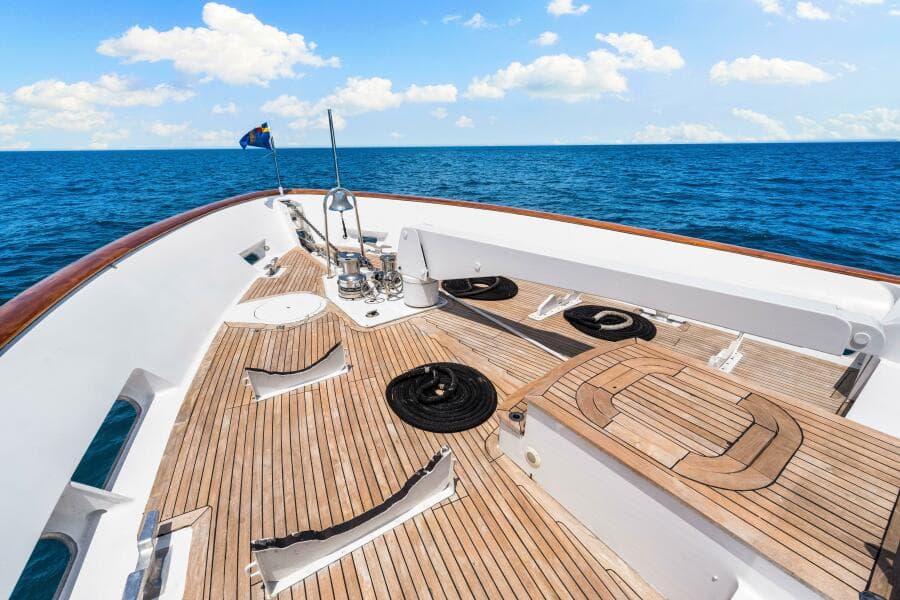 1996 Palmer Johnson TRI-DECK FB