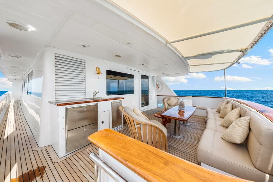 1996 Palmer Johnson TRI-DECK FB