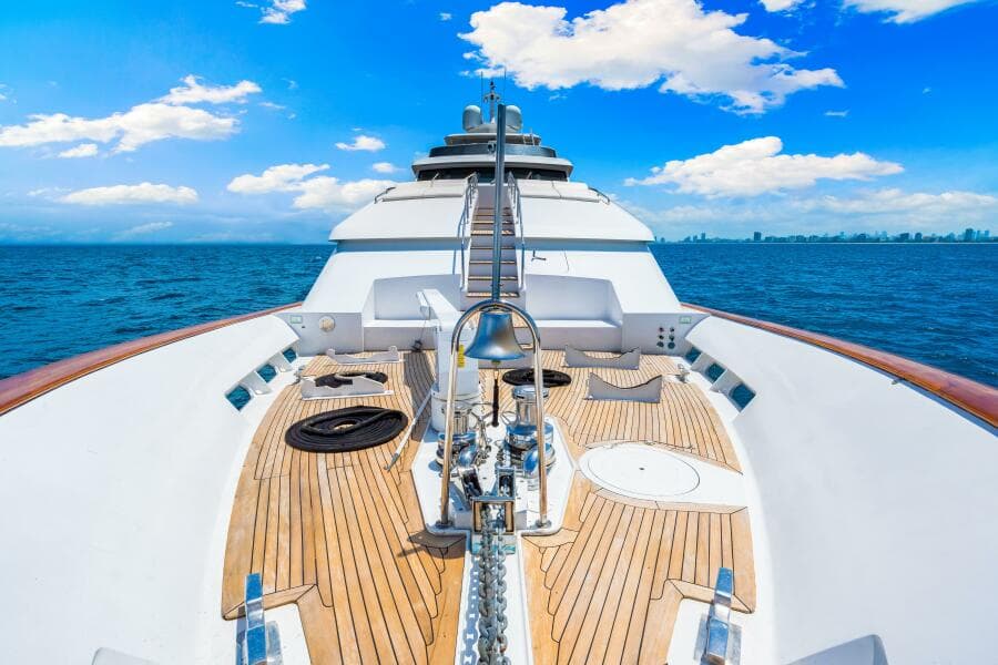 1996 Palmer Johnson TRI-DECK FB